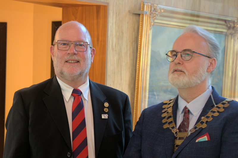 Skifte av distriktguvernør i distrikt 2305!